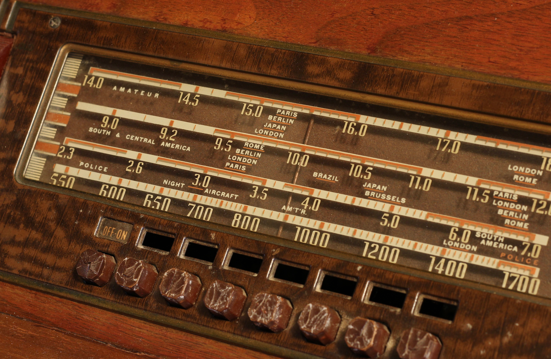 close up of an antique Philco Tube Radio