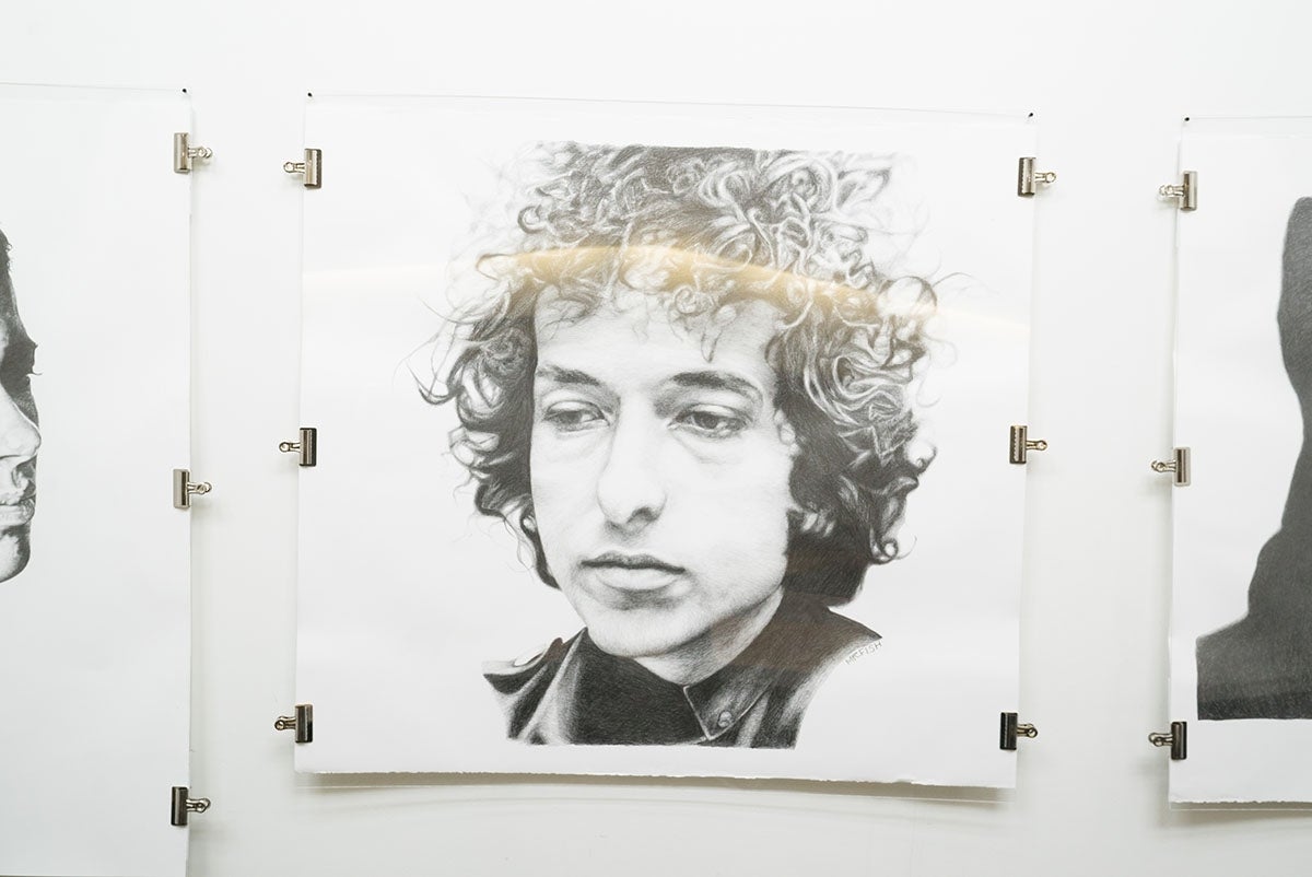 Pencil drawing of musician Bob Dylan.