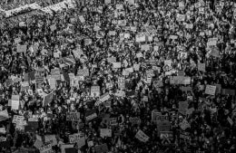 Overhead view of large Black Lives Matter demonstration, photo credit Teemu Paananen / Unsplash