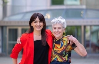 Sandra and Carolyn Walnut 1920 x 1250.jpg Sandra Gonzalez-Bailon and Carolyn Marvin posing with arms around one another in front of the Walnut St Entrance to the Annenberg School