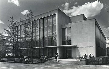 Black and white photo of Annenberg building facade in the 1960s