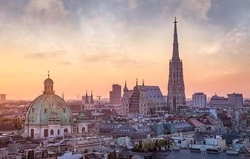 Sunrise over the city of Vienna