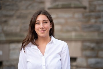 Headshot of Zoe Roman