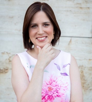 Julia Sonnevend headshot